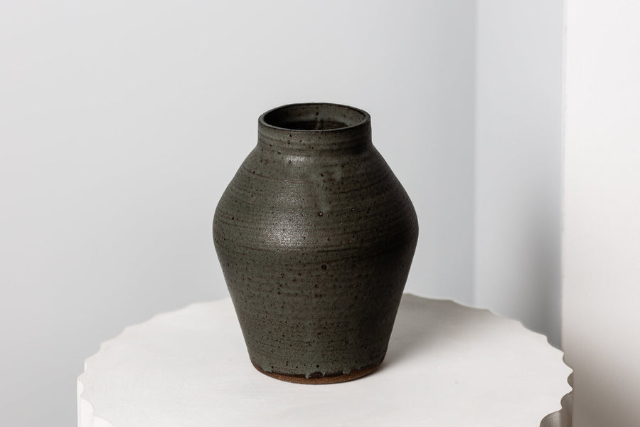 Shibo Vase in Green Velvet