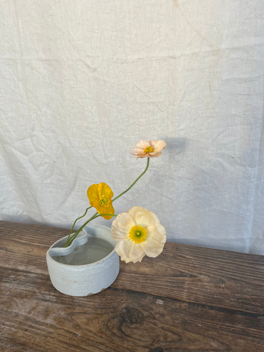 Kaiketsu Vase in White Matte